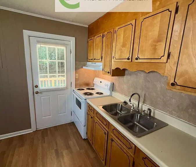 815 Tuscaloosa St — Photo 8