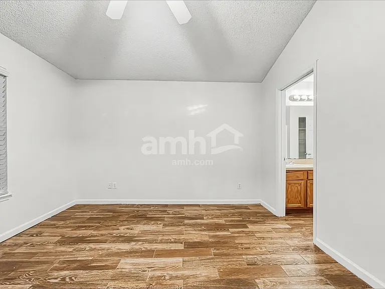 577 W Lady Lake Rd — Photo 9