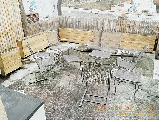 Rented by aptsandlofts.com | media 3