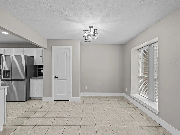 1107 Londonderry Ave — Photo 7
