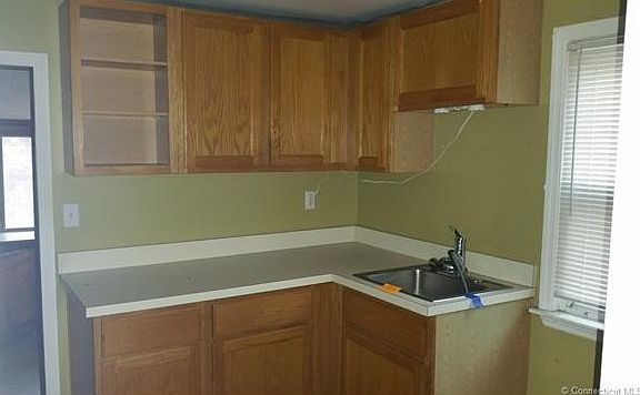 4th image of 23 Phipps Dr