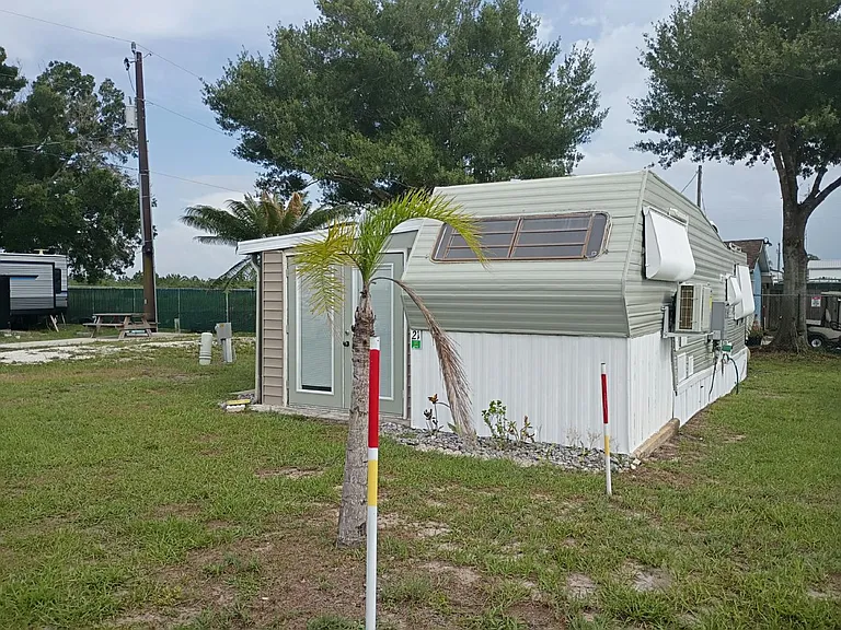 Sunshine MH & RV Resort — Photo 91