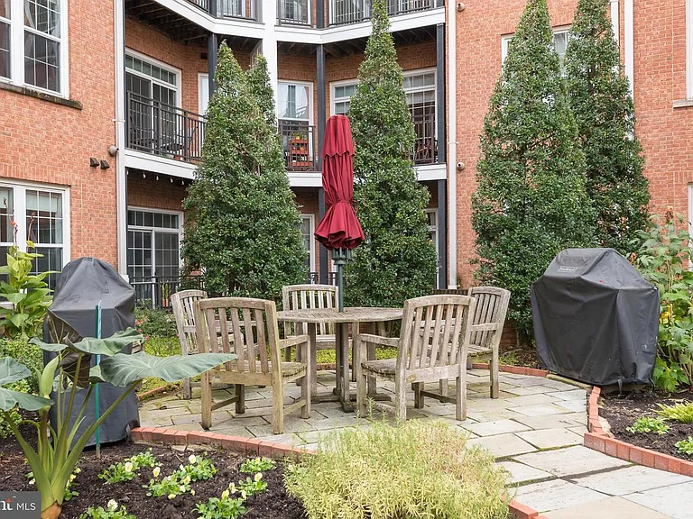 1451 Belmont St NW #11 — Photo 6