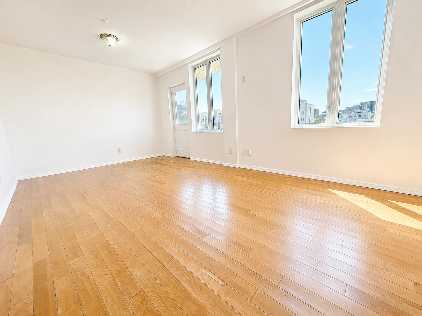 2 bed, 1100 sqft, $3,000 — Photo 2