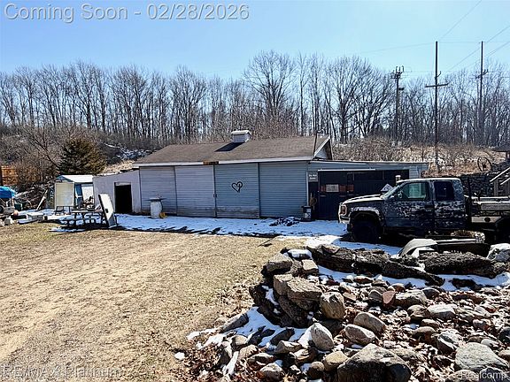 2nd image of 6787 Coon Hill Rd