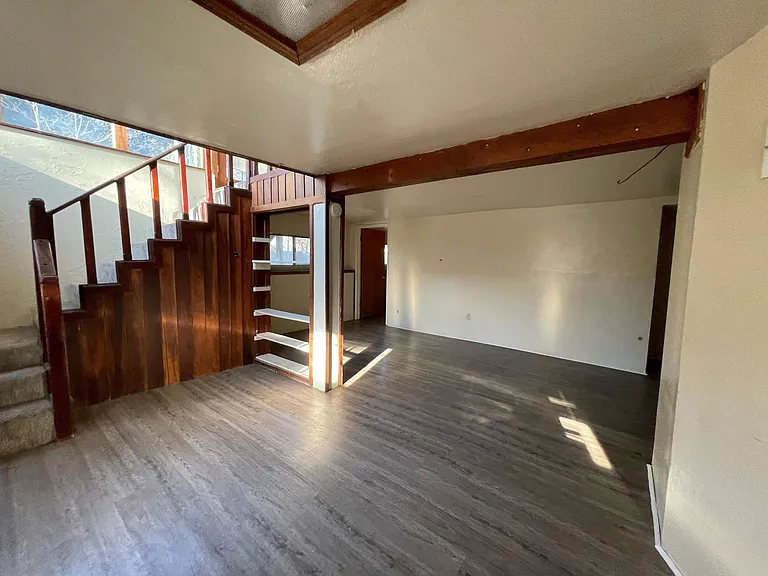 345 W 1st Ave — Photo 5