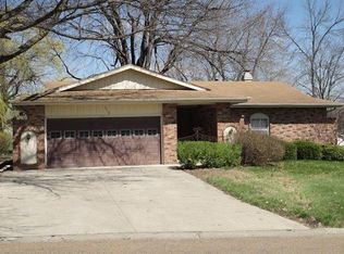 1117 Clearview Dr, Oskaloosa, IA 52577