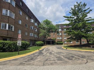 220 S Roselle Rd APT 224, Schaumburg, IL 60193