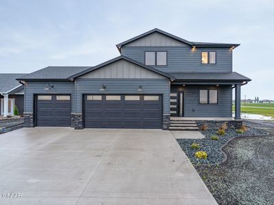 6011 S 14th St, Grand Forks, ND, 58201