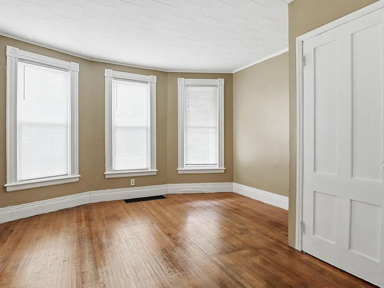 461 Goodman St S #1 — Photo 8