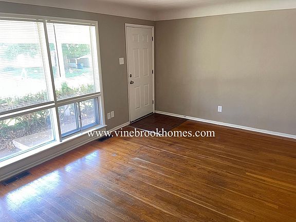 3rd image of 7021 Richwood Ln