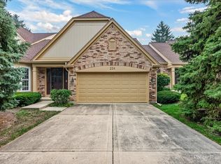 224 Lorraine Cir Unit 224, Bloomingdale, IL 60108