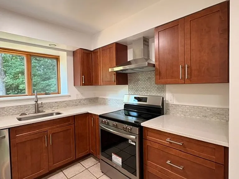 2071 Golf Course Dr — Photo 11