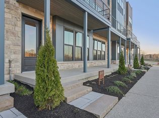 2256 Quarry Trails Dr, Columbus, OH 43228