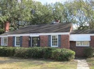 2 Campbell Dr, Charleston, SC 29407