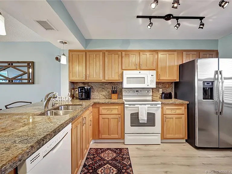 7380 S Ocean Dr #420 — Photo 9