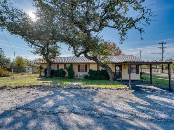 605 W Ash Dr, Johnson City, TX 78636