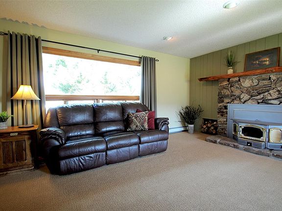 4th image of 776 Cougar Dr