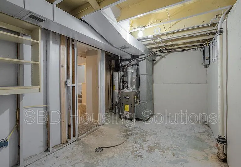 16003 E 35th St S — Photo 32
