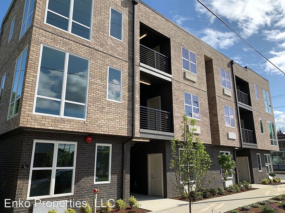 2nd image of 1505 N Humboldt St #8471124