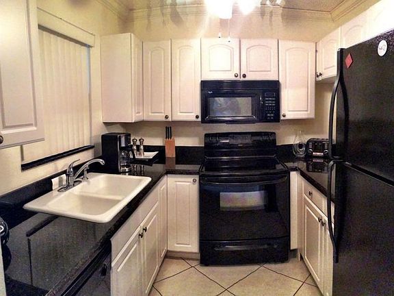 3rd image of 890 N Federal Hwy APT 208