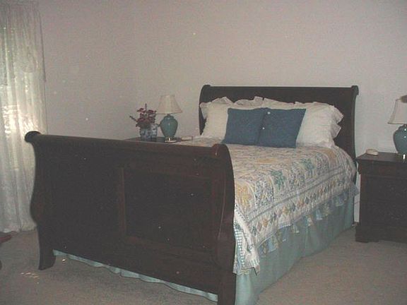 3rd image of 285 Camellia Ct