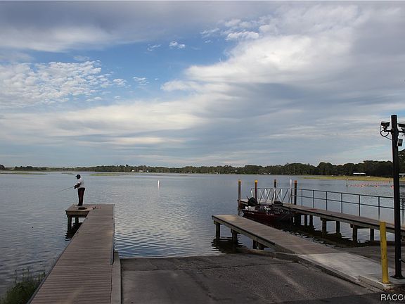 5th image of 2829 N Lakefront Dr