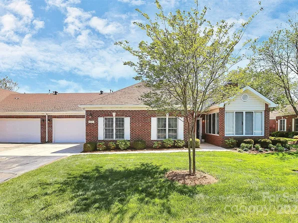 8235 Windsor Ridge Dr, Charlotte, NC 28277