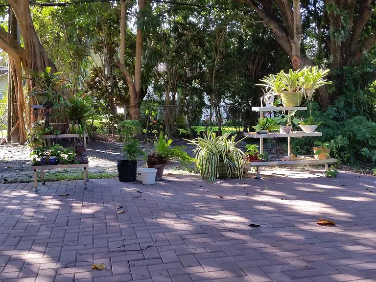 450 Tivoli Ave — Photo 15