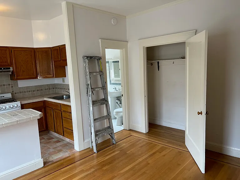 Staten AvenueApartments — Photo 10