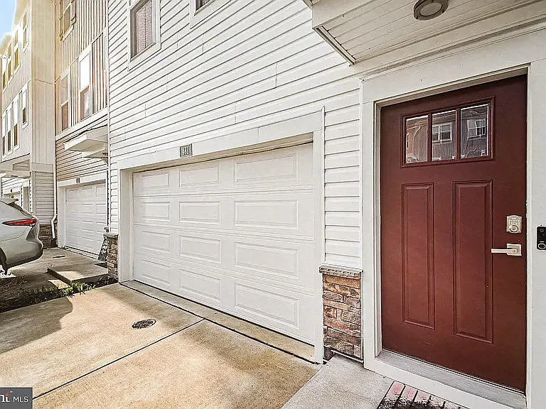 431 Snowberry Ln — Photo 8