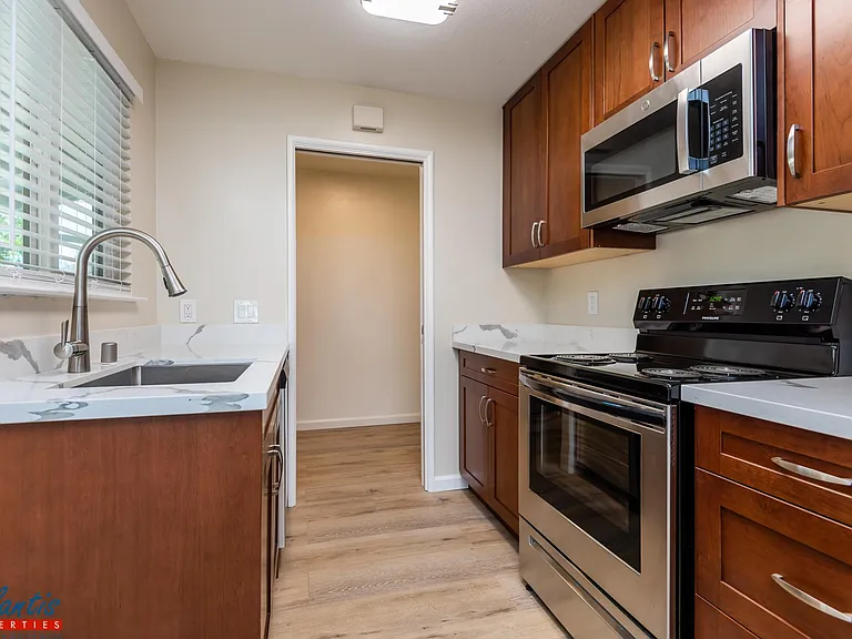 6608 Dartmoor Way — Photo 7