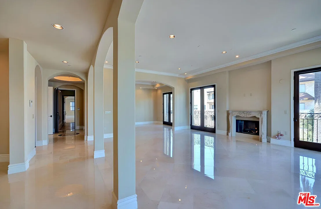 2 bed, 3.0 bath, $6,900 — Photo 4