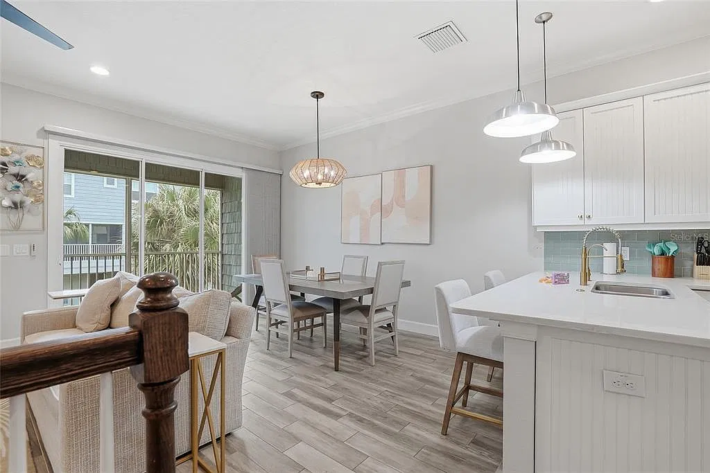 3 bed, 2.5 bath, 1920 sqft, $4,300 — Photo 3