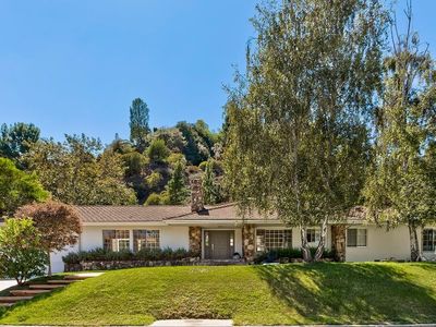 10612 Lindamere Dr, Los Angeles, CA, 90077