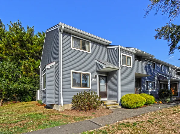 121 Shagbark Drive #121, Derby, CT 06418