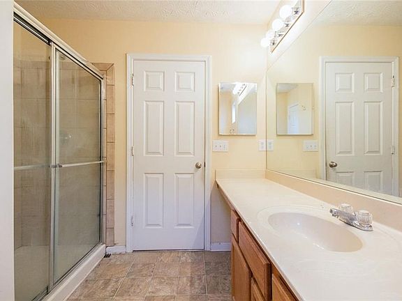 4th image of 248 Hiawassee Dr