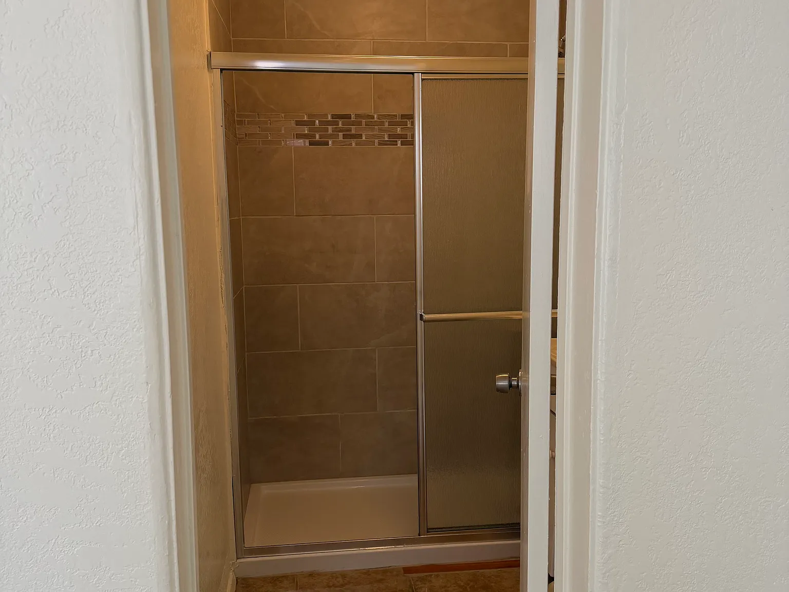 Studio, 900 sqft, $1,095 — Photo 3