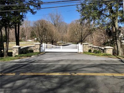 1528 Riverbank Rd, Stamford, CT, 06903