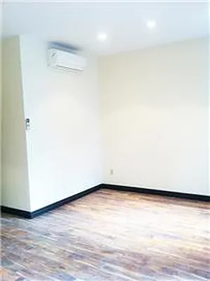 Rented by R New York | media 37