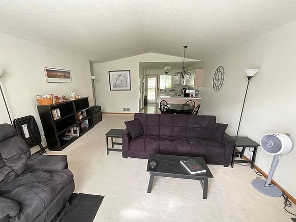 3rd image of 1700 Carriage Home Dr APT B