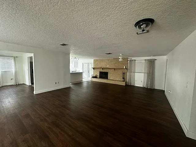 3228 Davis St — Photo 3