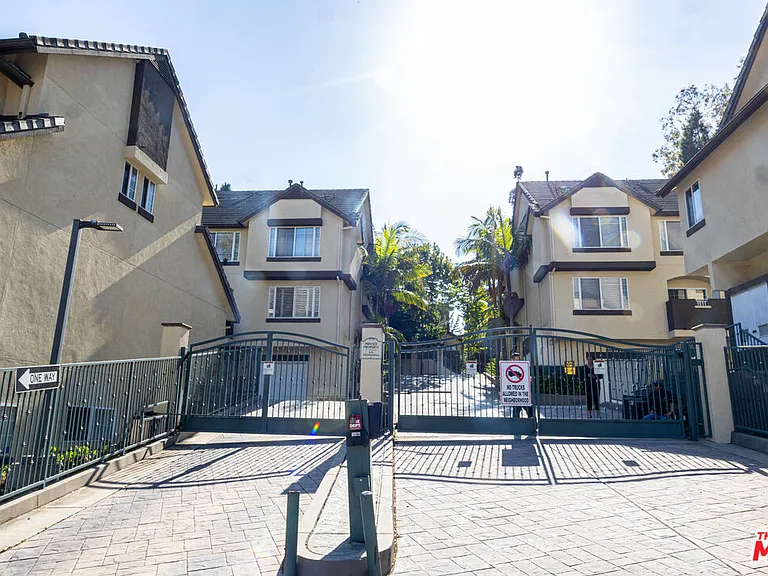 4600 Don Lorenzo Dr #4 — Photo 2