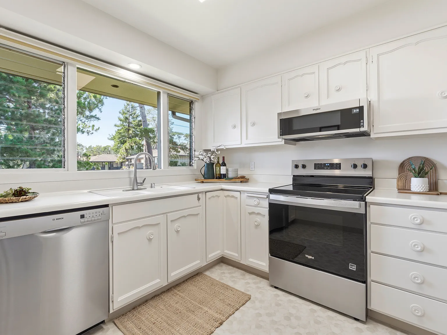 1 bed, 1000 sqft, $3,500 — Photo 3