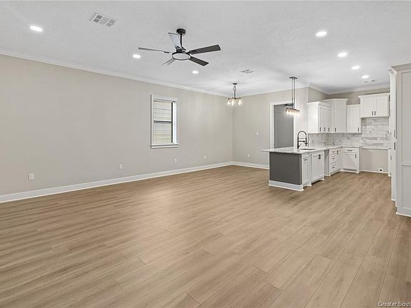 3rd image of 711 Cash St
