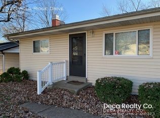 520 Aqua Ridge Dr, Saint Louis, MO 63129