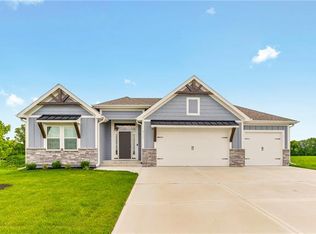 711 W Solomon Dr, Lone Jack, MO 64086