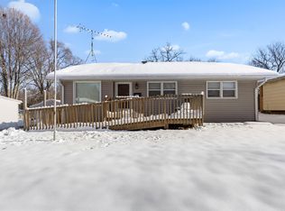 2316 Cornell Dr, Rockford, IL 61108