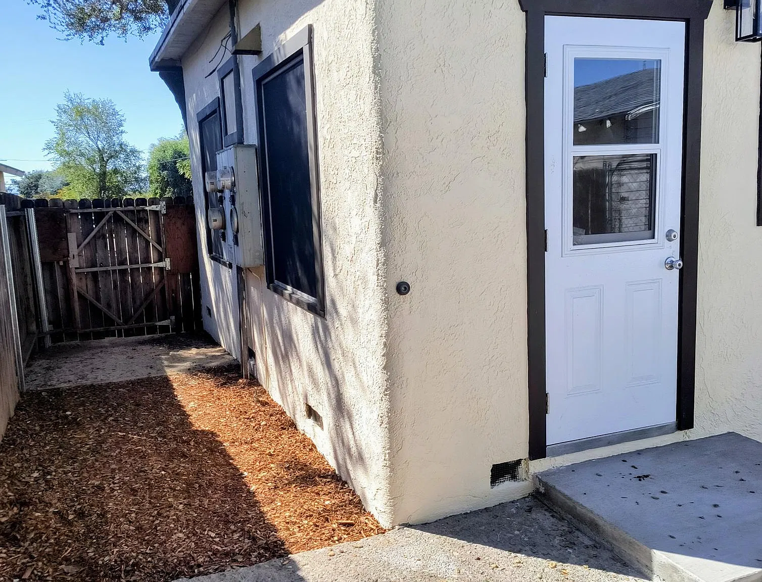 2 bed, $2,400 — Photo 3