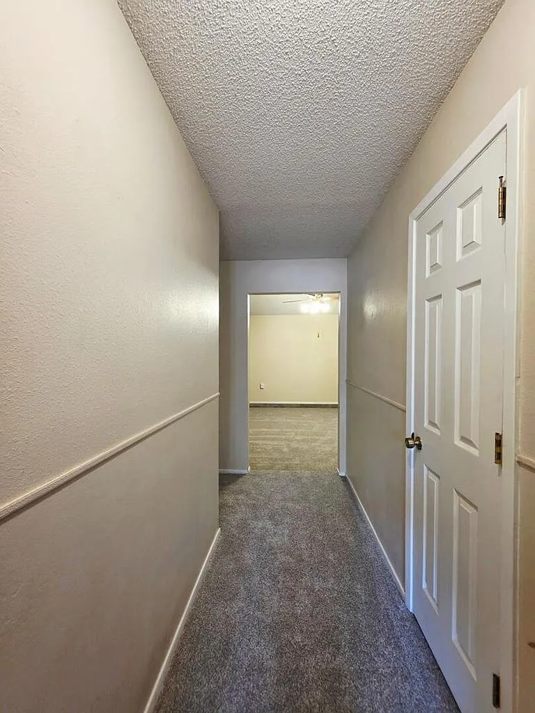 3 bed, 2.0 bath, 1588 sqft, $2,200 — Photo 2